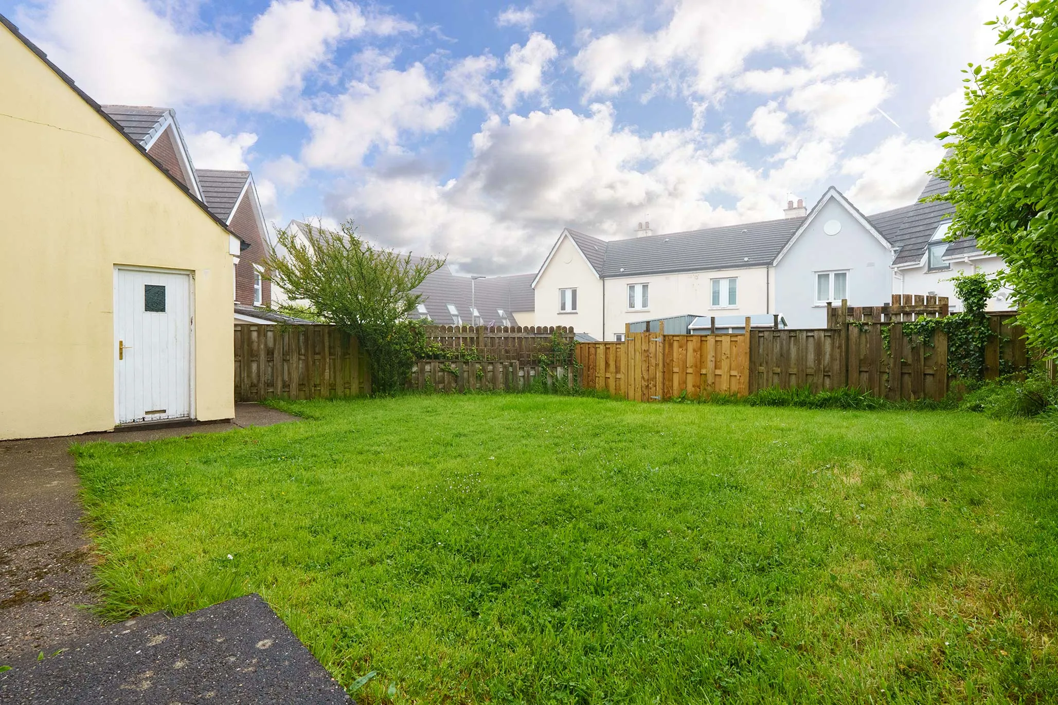 53 Lakeside Road, Douglas. - Photo 2 of 19