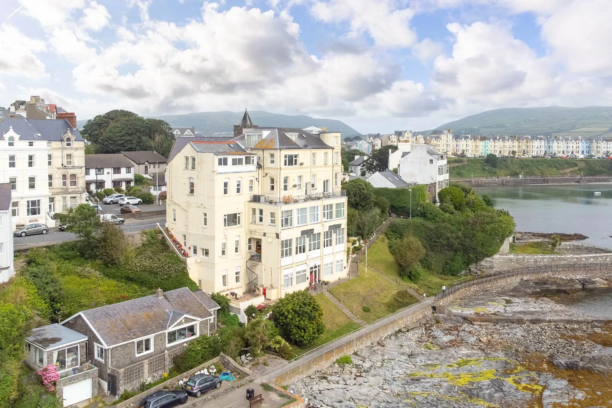 Flat 5, Carrick Court, Port St Mary. - Photo 2 of 19
