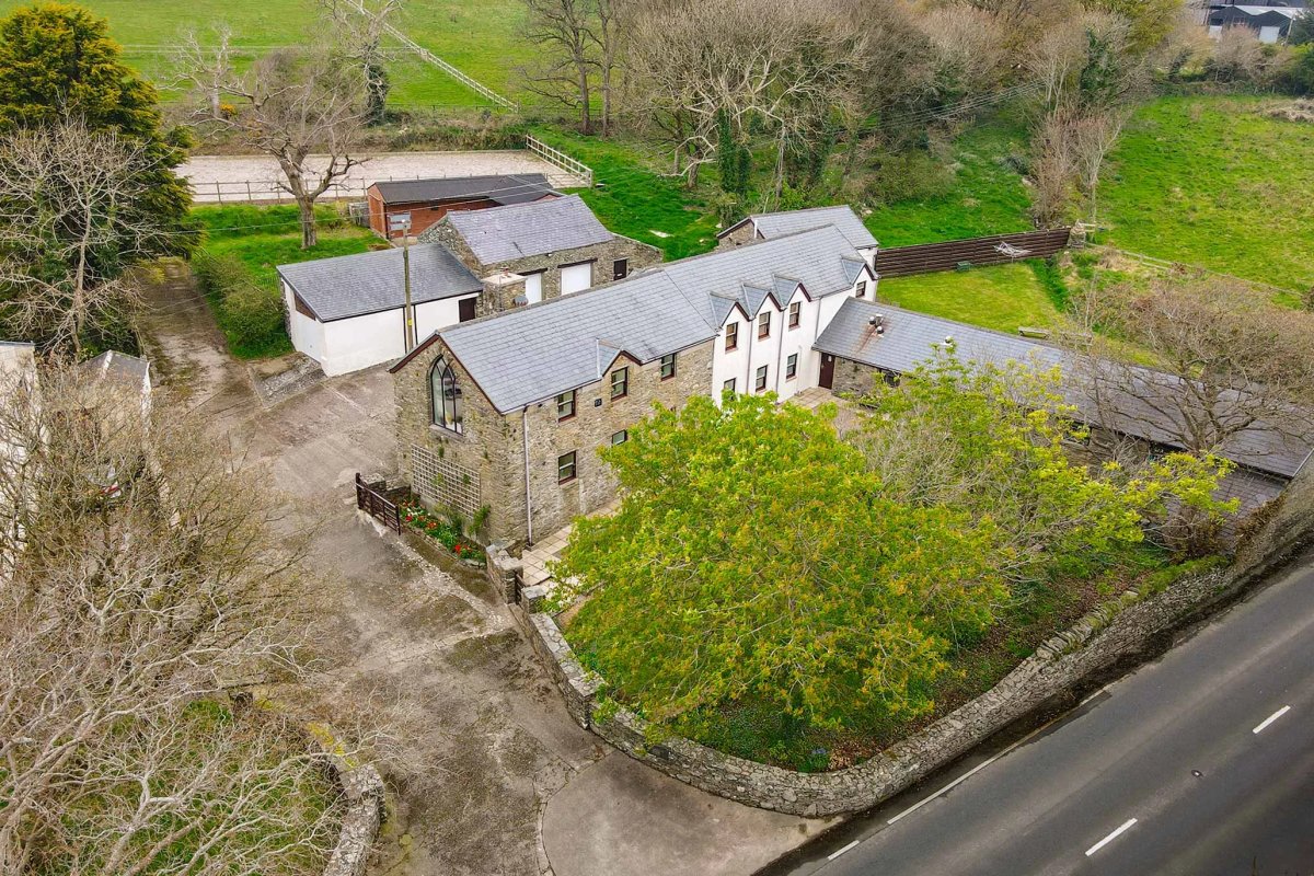 Ballamoar Coach House, Ramsey Road, Laxey.