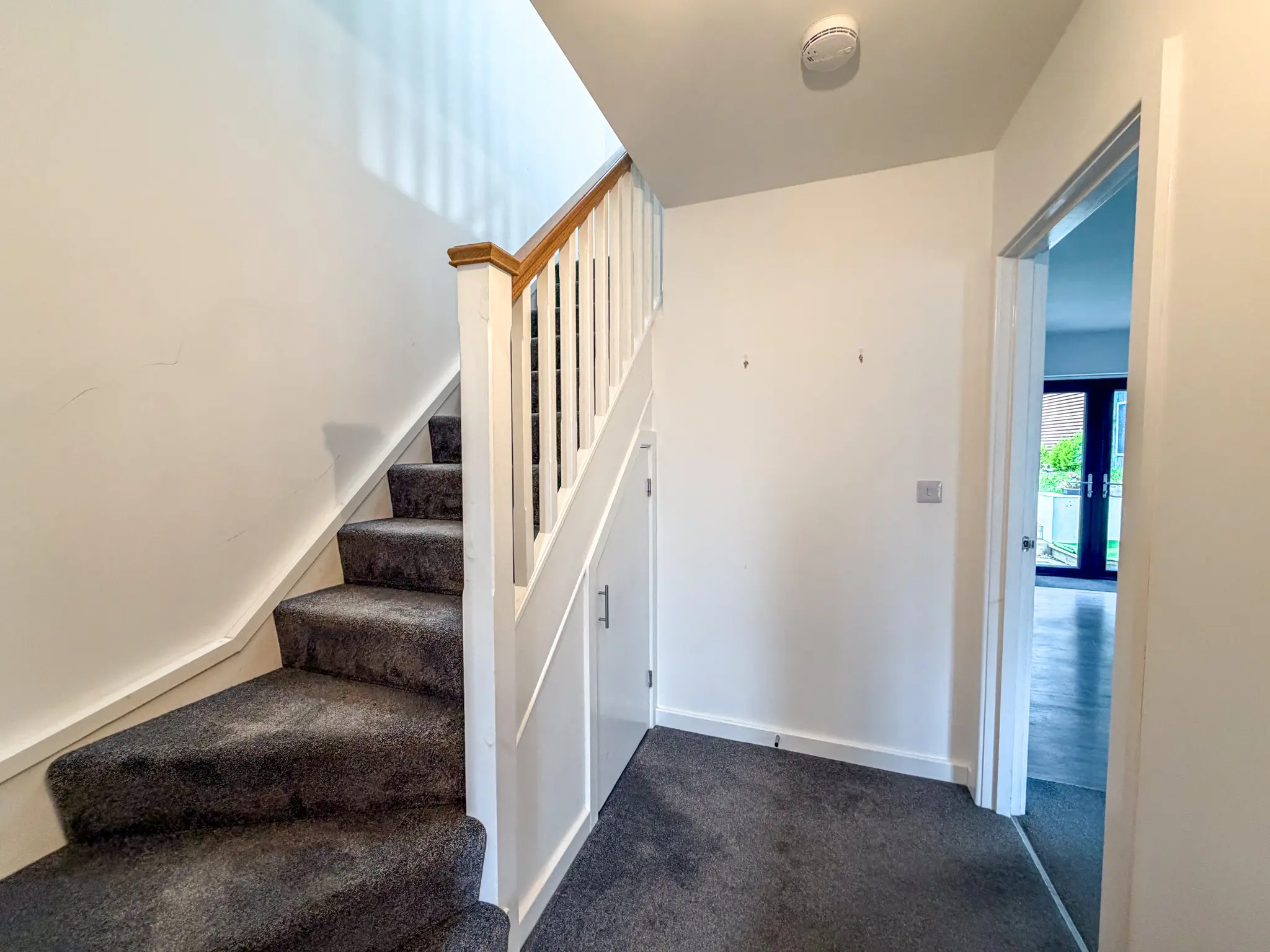 21 Gibbs Grove, Ramsey. - Photo 2 of 16