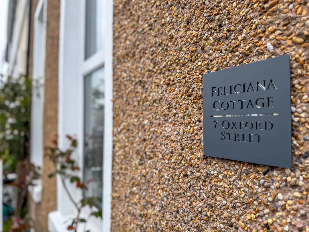 7 Oxford Street, Douglas. - Photo 2 of 26