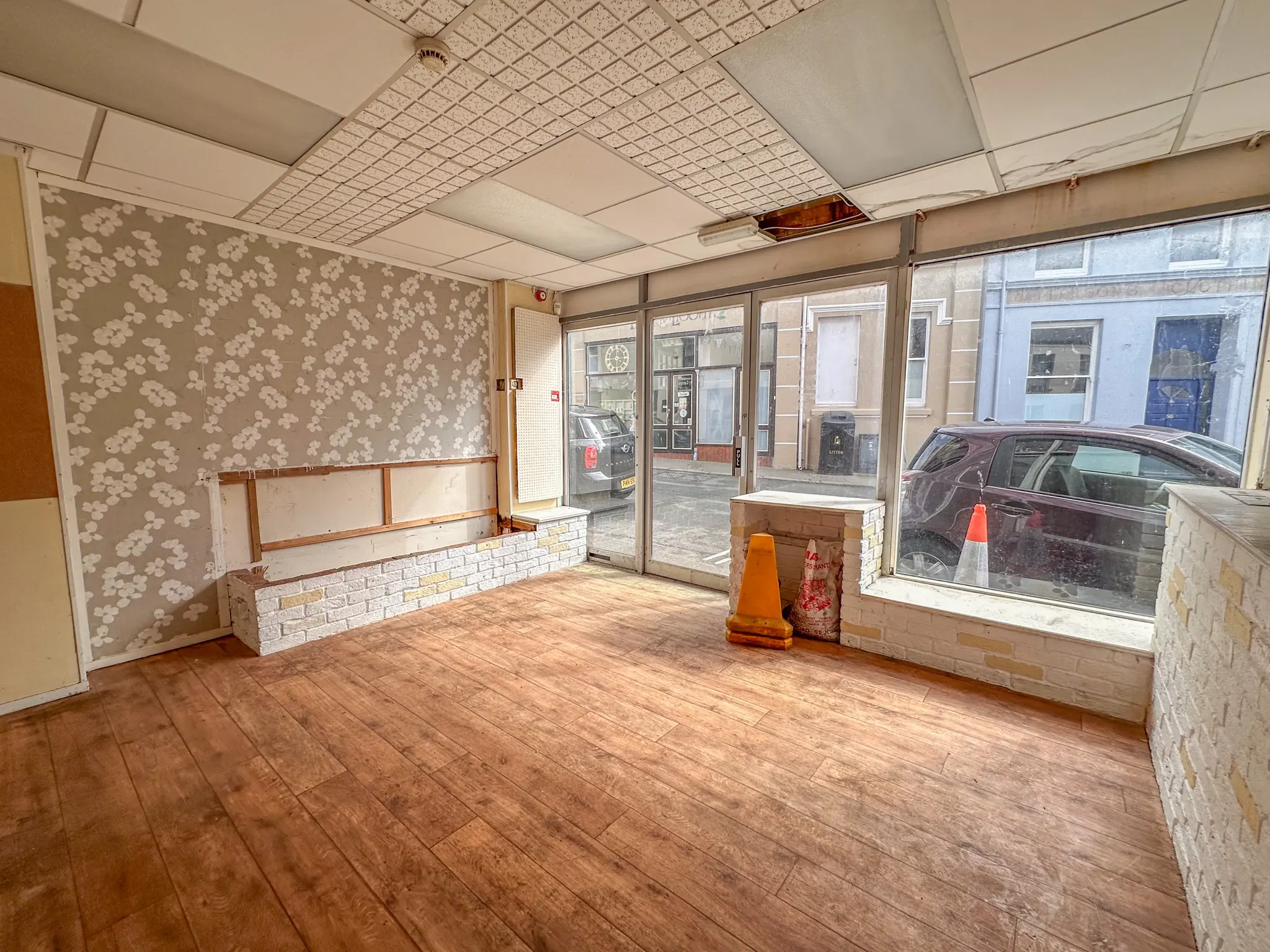 Kingsley House,35 Factory Lane, Peel. - Photo 1 of 17