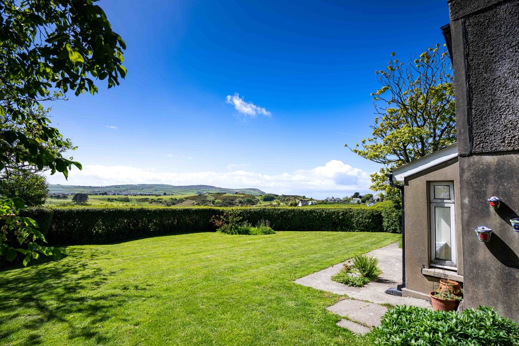 The Hill House, Cousins Hill, Surby, Port Erin IM9 6QR. - Photo 2 of 57
