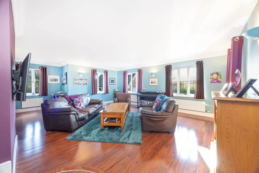 6 Kermode Road, Crosby. - Photo 5 of 39