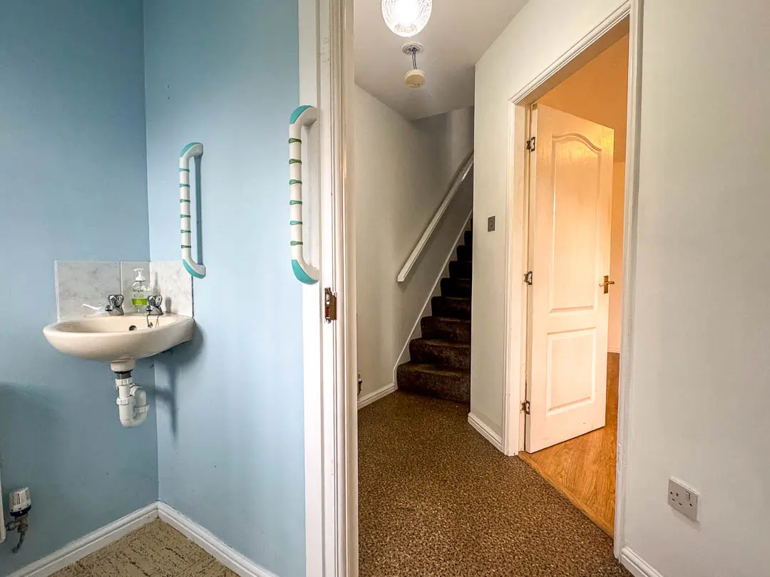 31 Murrays Lake Drive, Santon. - Photo 2 of 17
