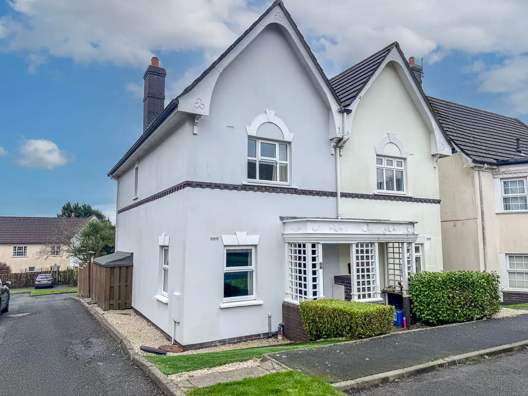 47 Berry Woods Avenue, Douglas. - Photo 1 of 13