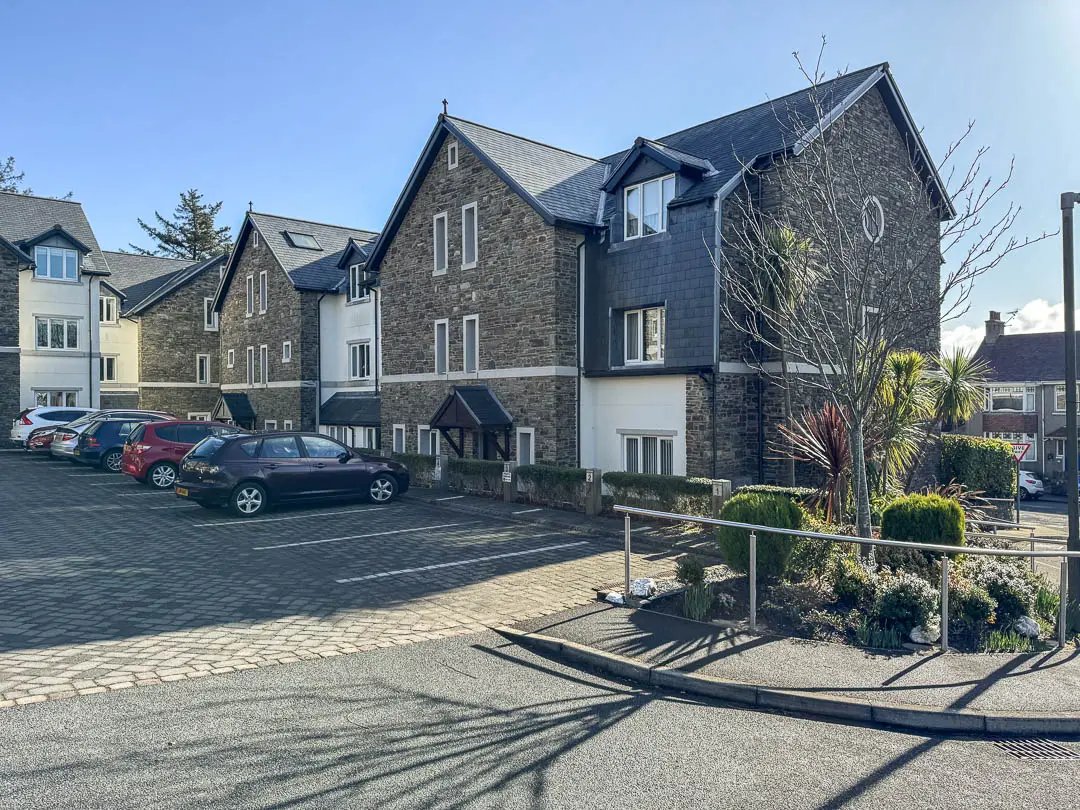 13 St Ninians Court, Douglas.