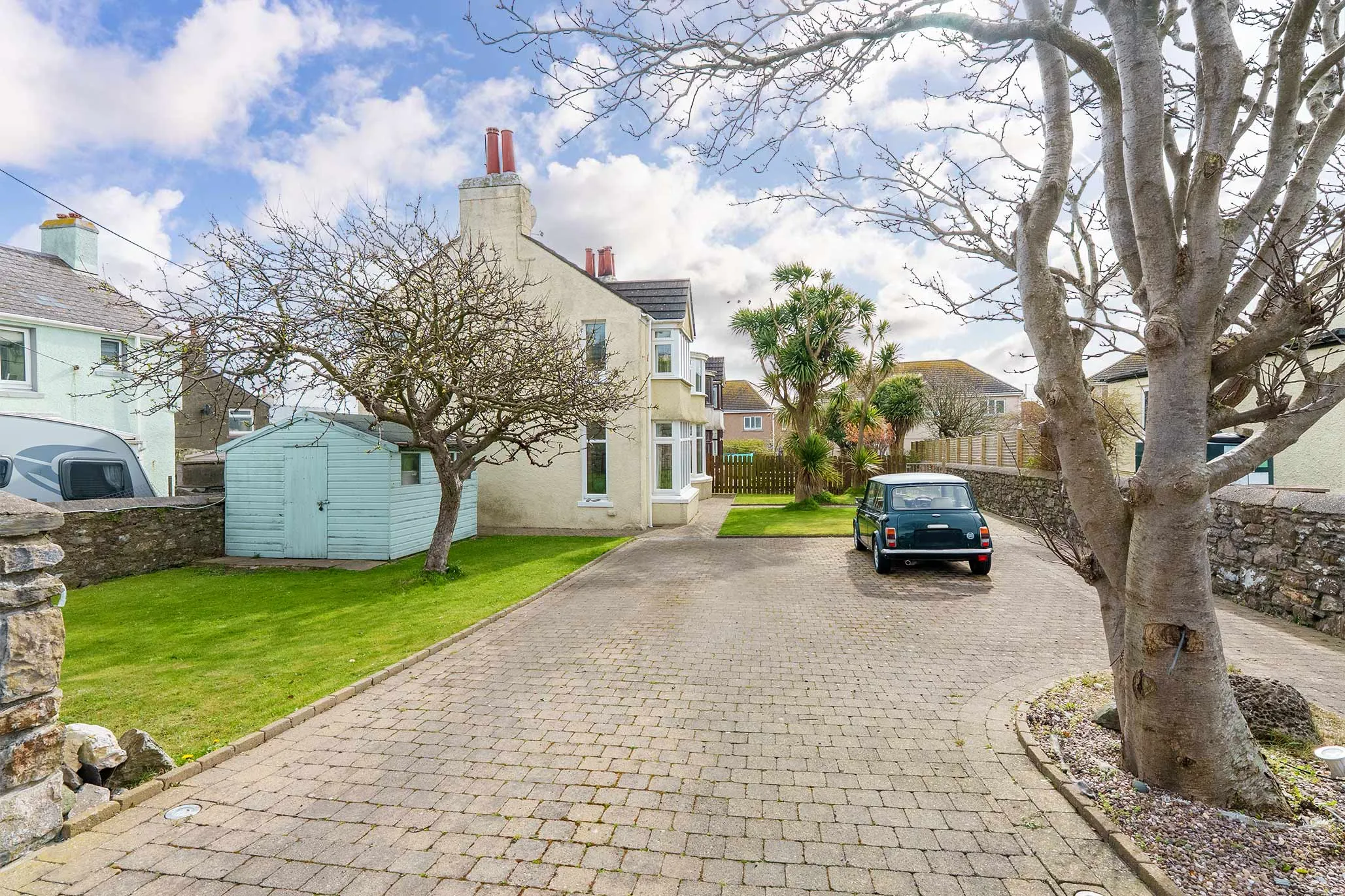 Far End, Clifton Road North, Port St Mary. - Photo 2 of 22