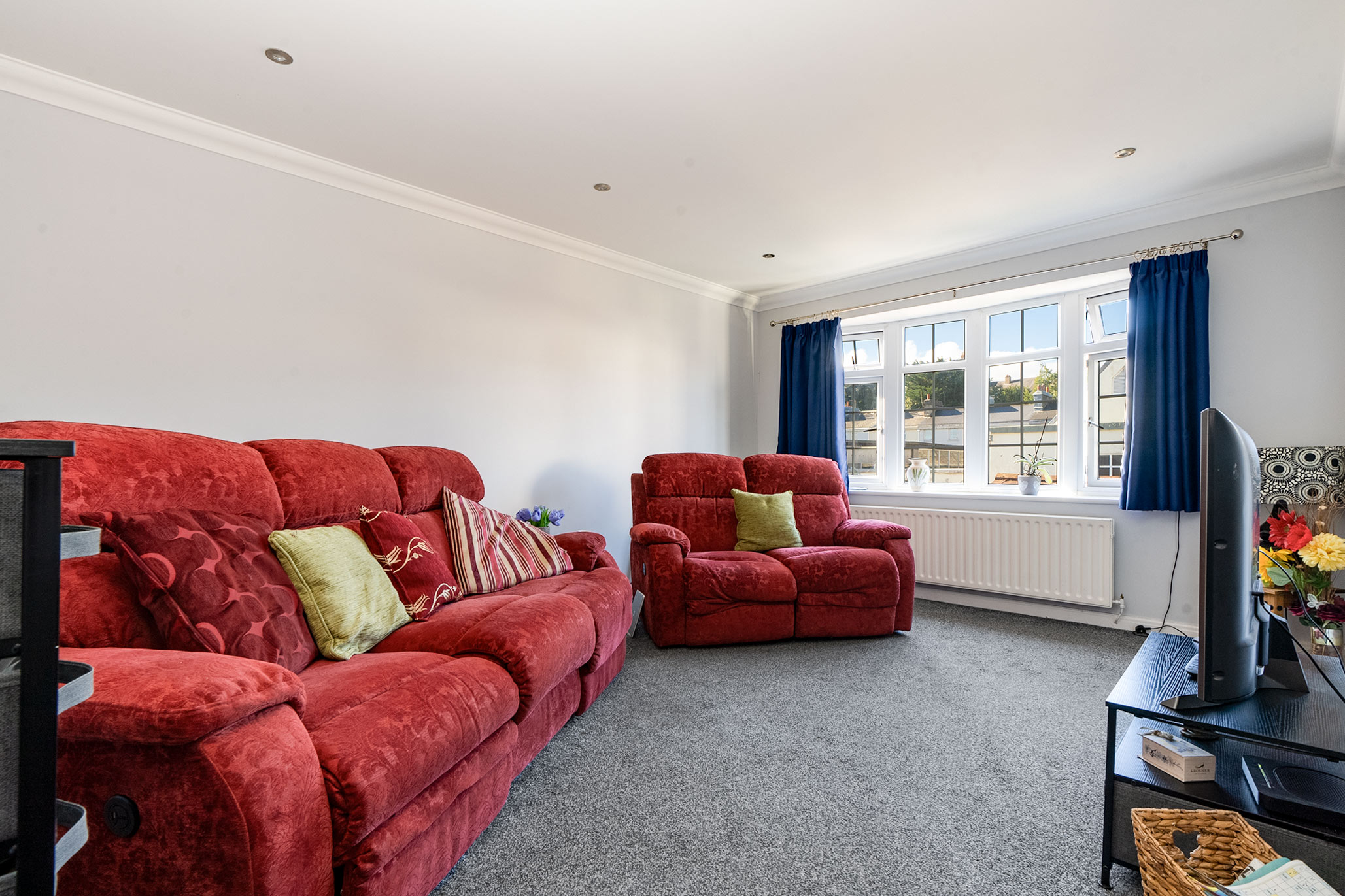 8 St Pauls Mews, Ramsey. - Photo 2 of 9