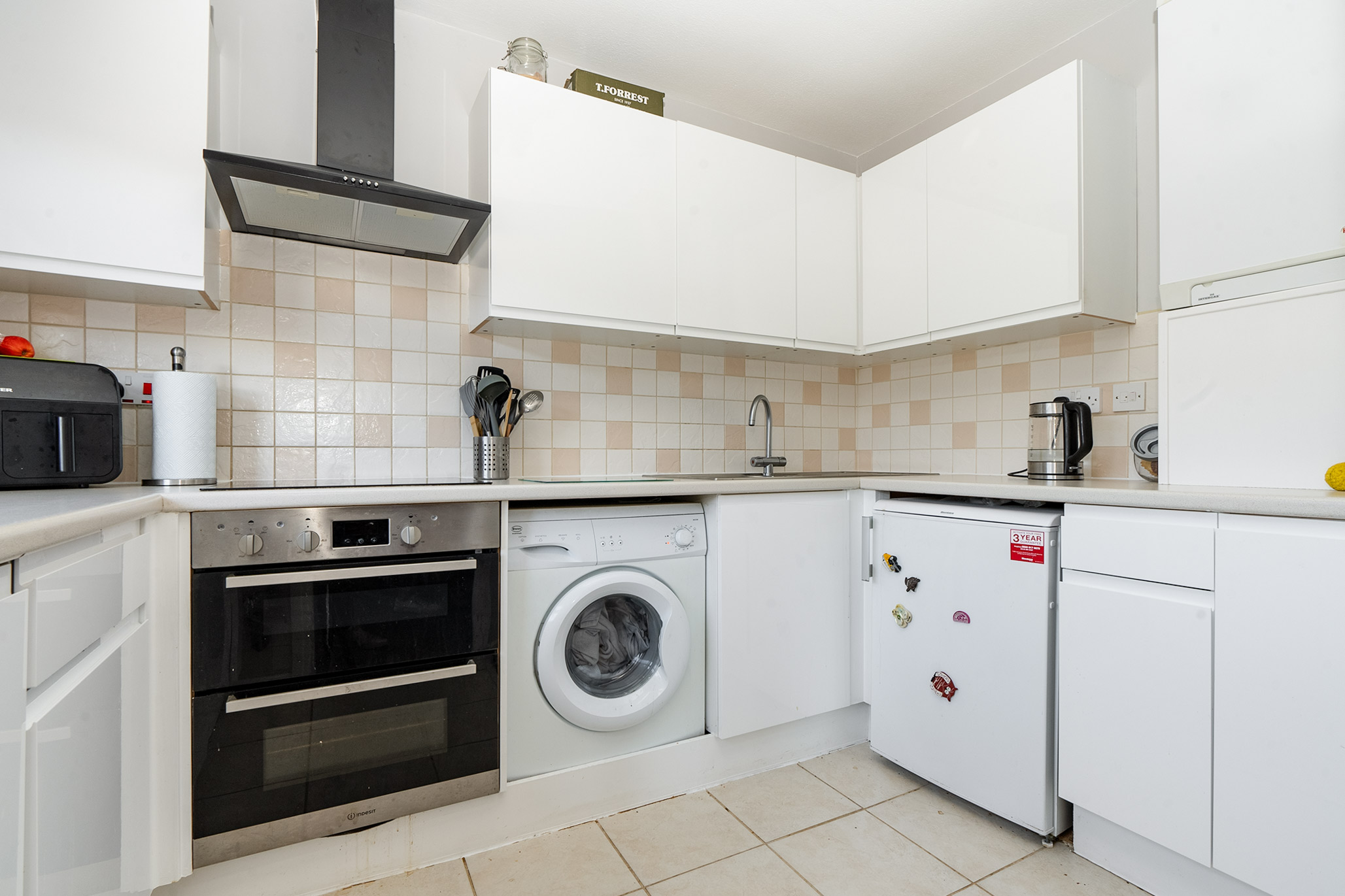 8 St Pauls Mews, Ramsey. - Photo 4 of 9