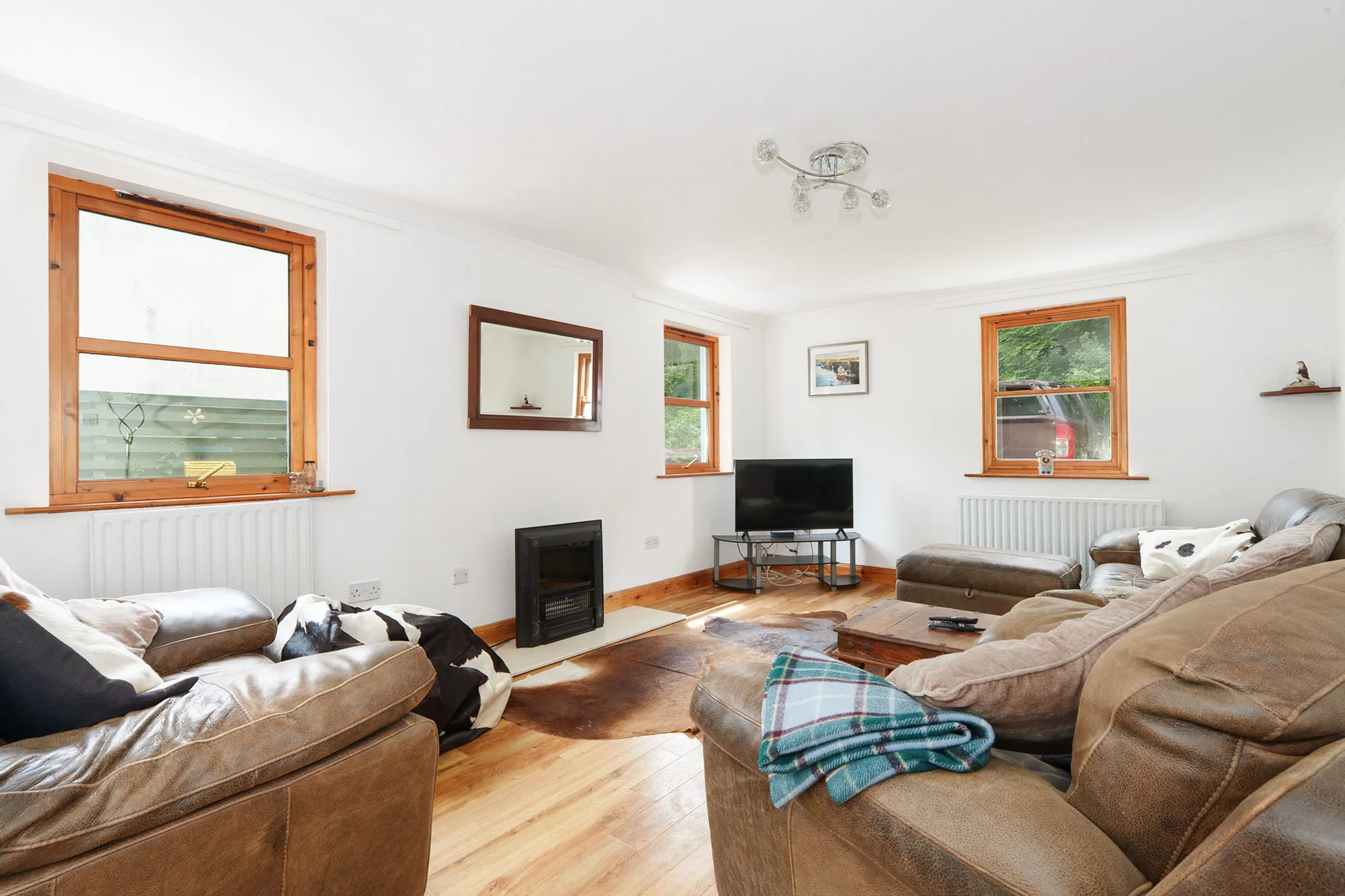 Glenedge, Glen Road, Laxey. - Photo 4 of 27