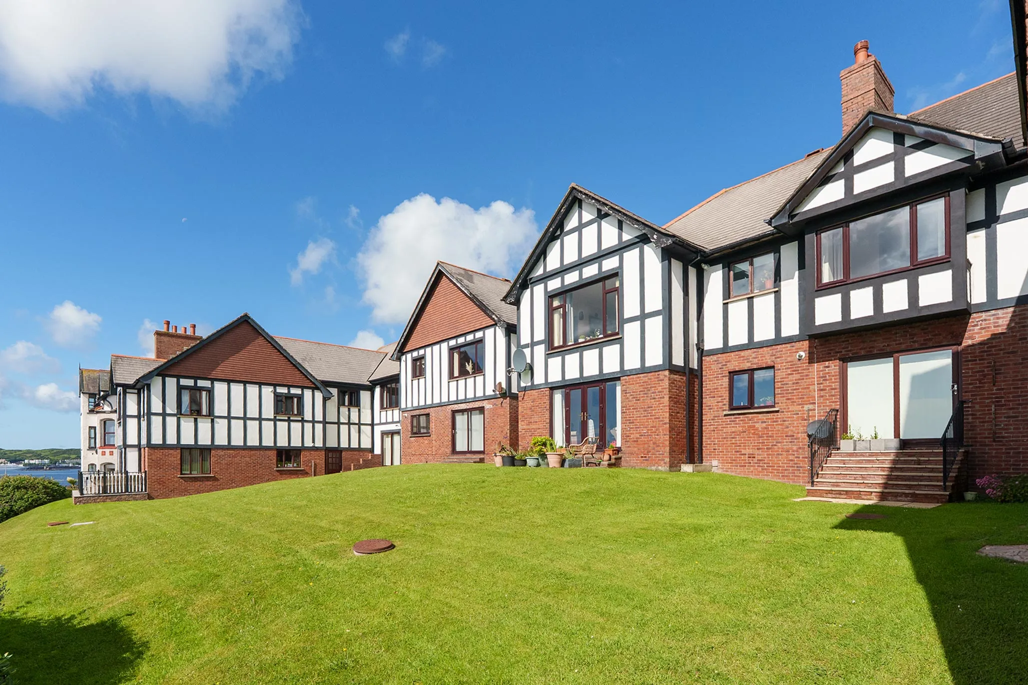 11 Douglas Bay Apartments, King Edward Close, Onchan, Douglas. - Photo 3 of 26
