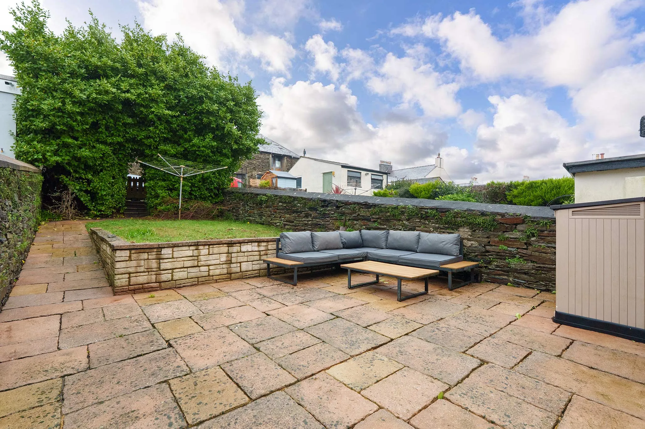 33 Governors Road, Onchan. - Photo 2 of 18