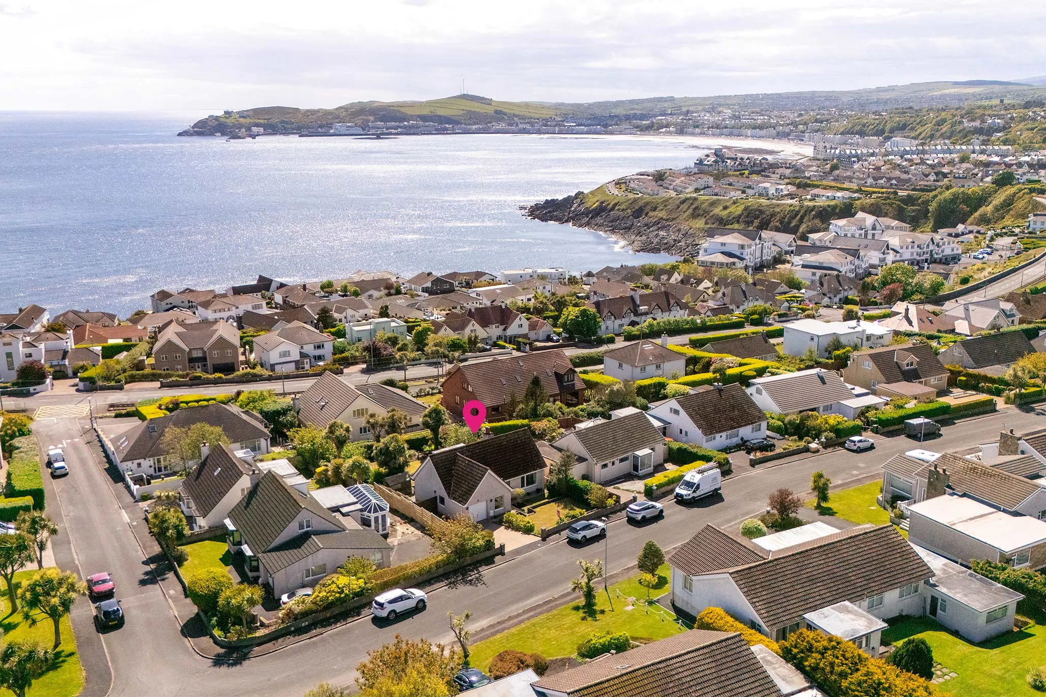 Clovelly, 60 Howe Road, Onchan. - Photo 2 of 31