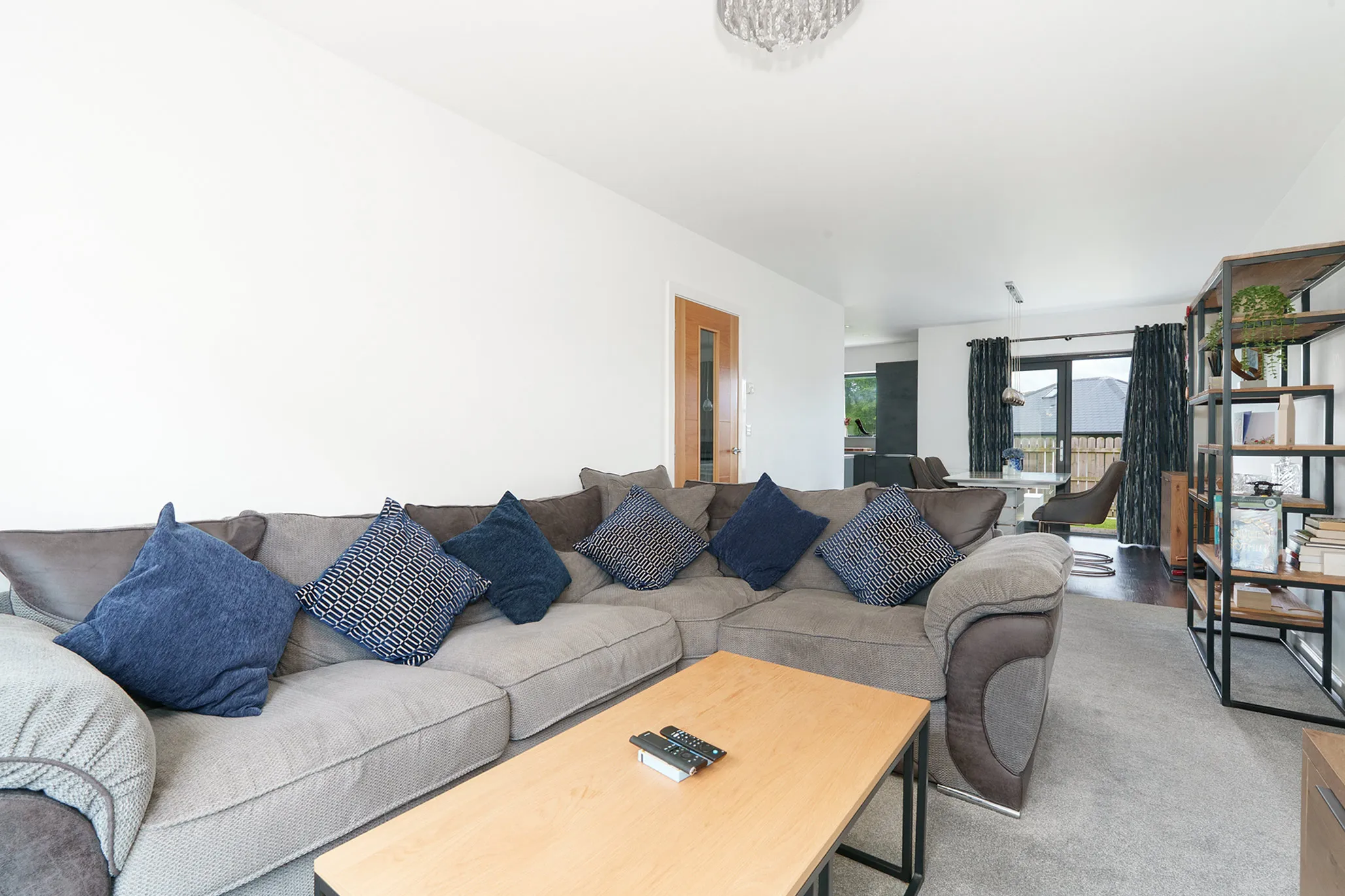 35 Gibbs Grove, Ramsey. - Photo 4 of 17