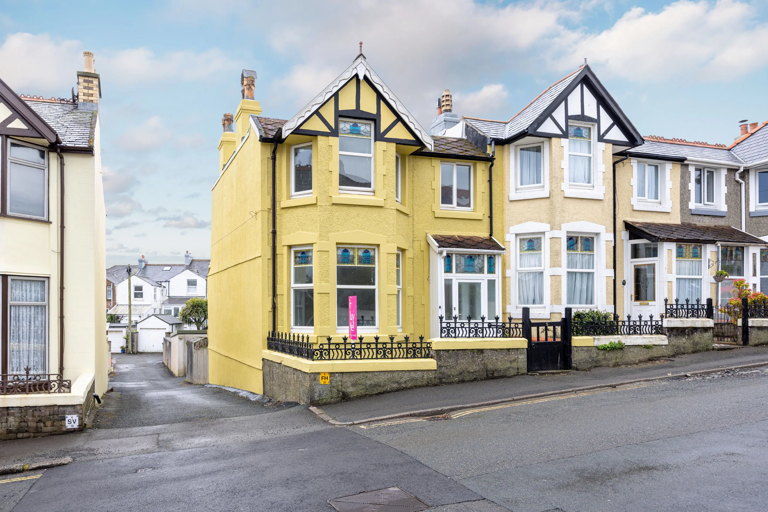 5 Falkland Drive, Onchan. - Photo 1 of 5