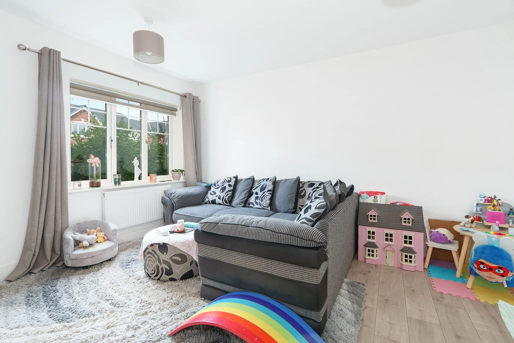 69 Royal Park, Ramsey. - Photo 3 of 19