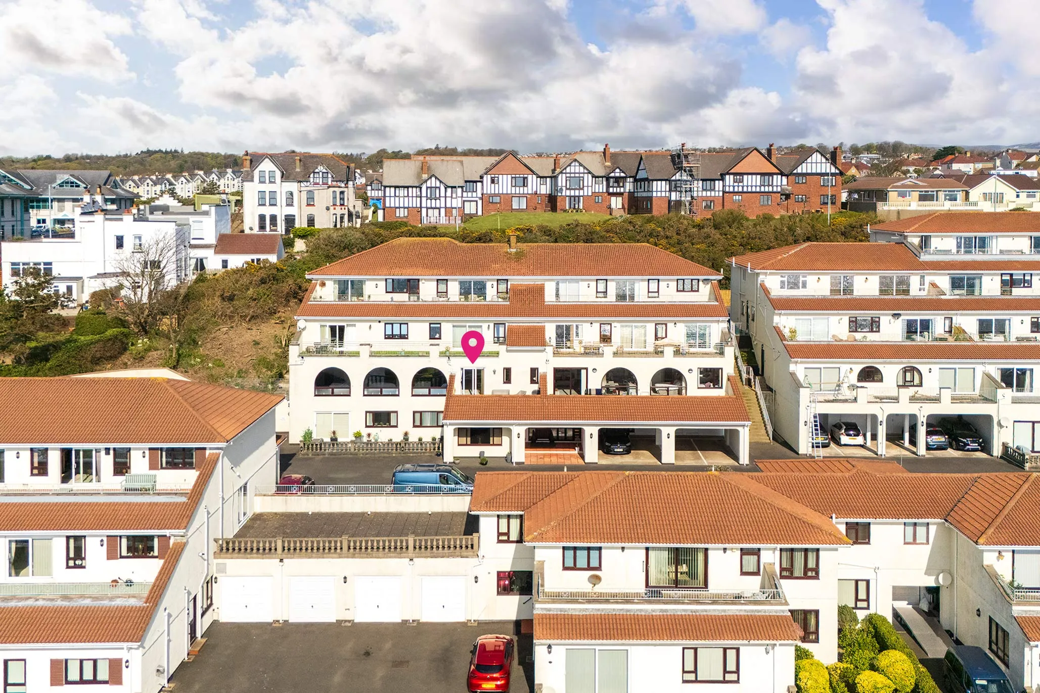 2 King Edward Bay Apartments, Sea Cliff Road, Onchan. - Photo 3 of 27