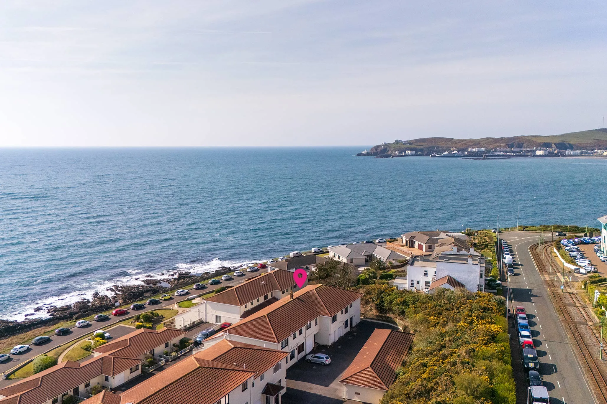 2 King Edward Bay Apartments, Sea Cliff Road, Onchan. - Photo 4 of 27