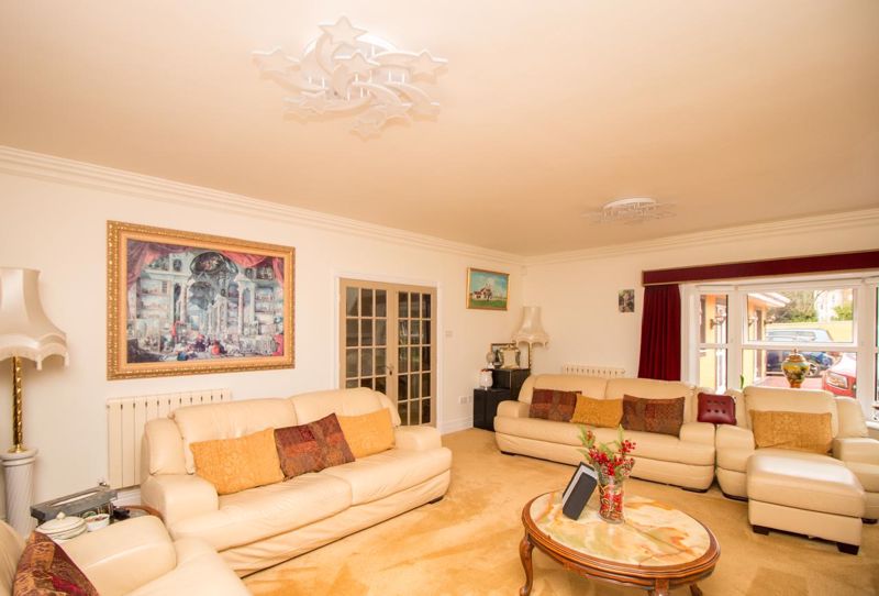15 Queens Valley, Ramsey IM8 1NG. - Photo 5 of 44