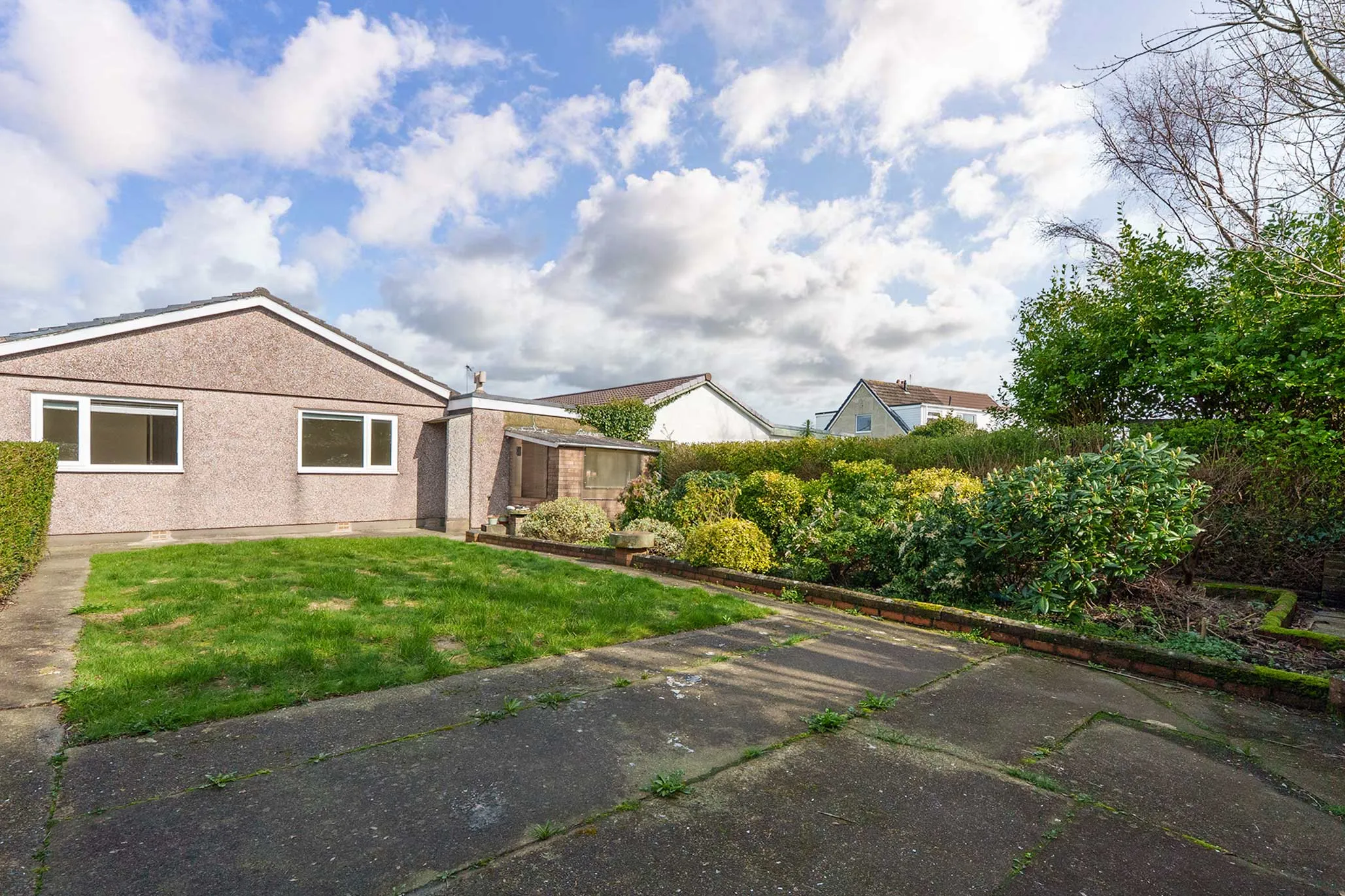26 Greenlands Avenue, Ramsey. - Photo 2 of 16