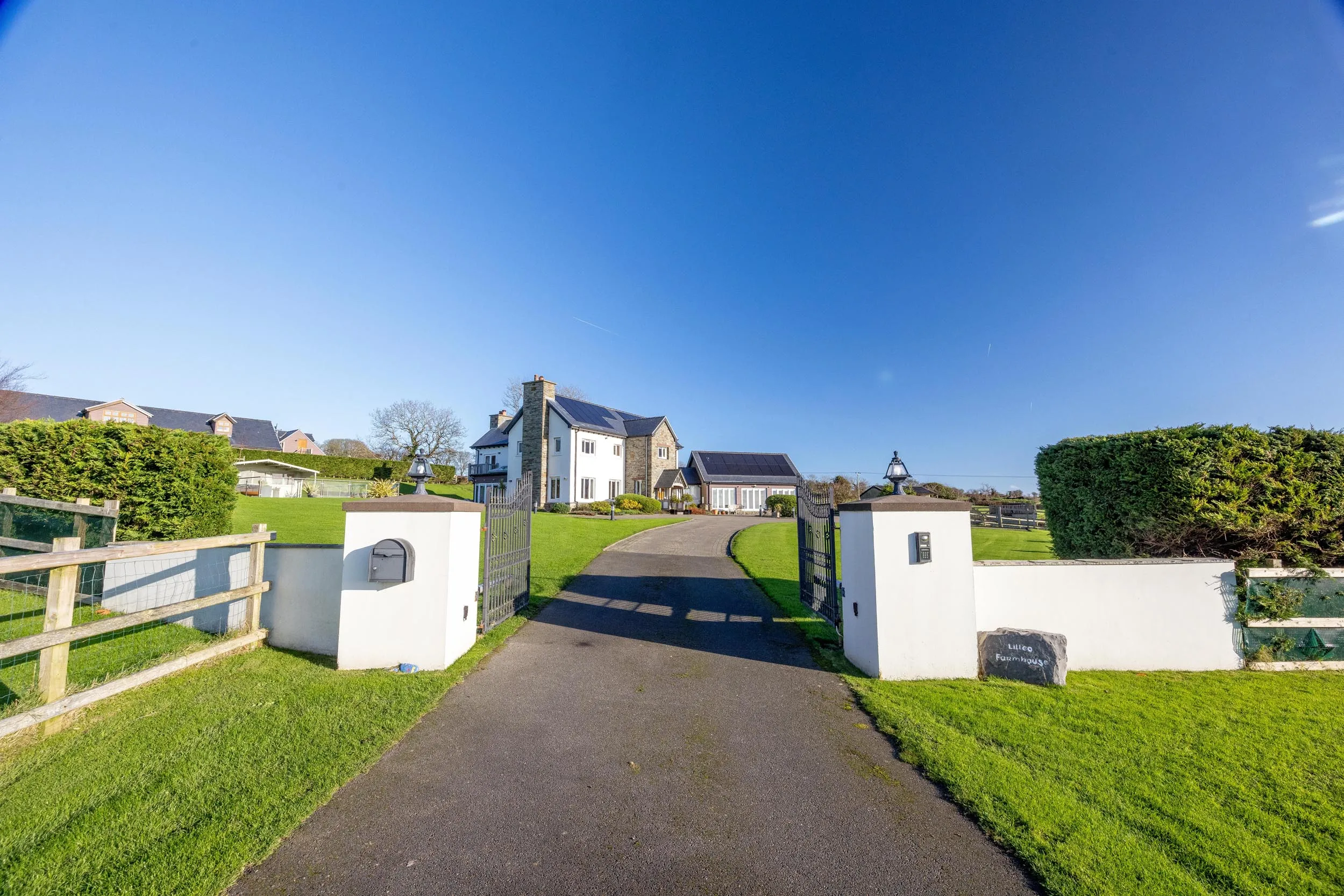 Lilleo Farmhouse, Abbeylands Estate, Abbeylands, Douglas. - Photo 5 of 45