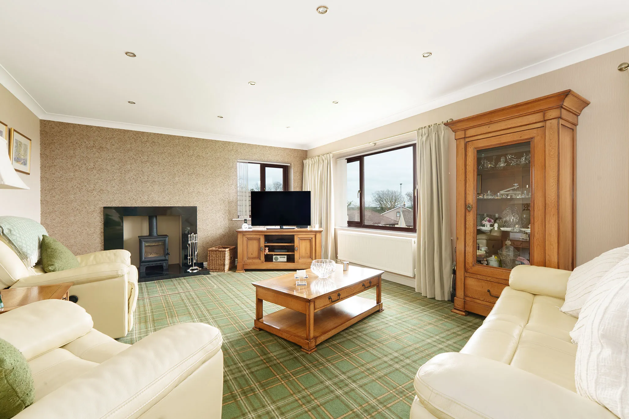 21 Maple Avenue, Onchan. - Photo 3 of 25