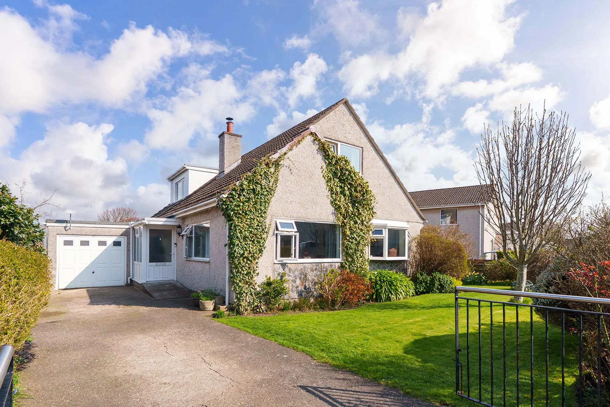 27 Droghadfayle Park, Port Erin. - Photo 1 of 29