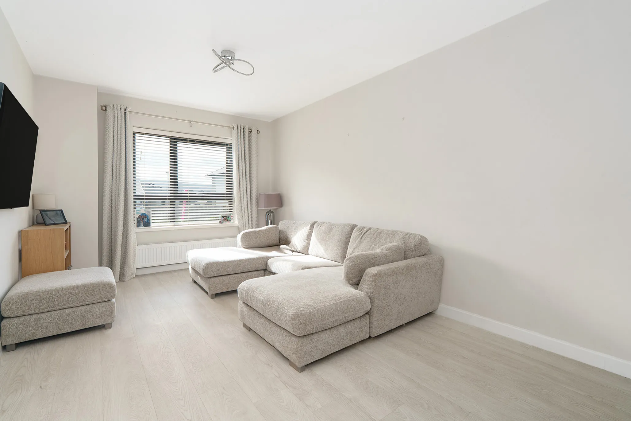 23 Gibbs Grove, Ramsey. - Photo 3 of 17