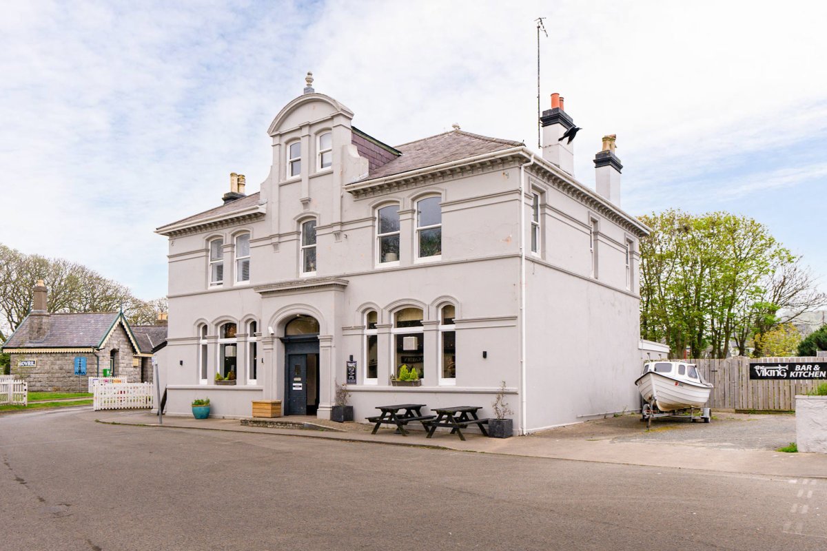 Viking Hotel, Station Road, Castletown.