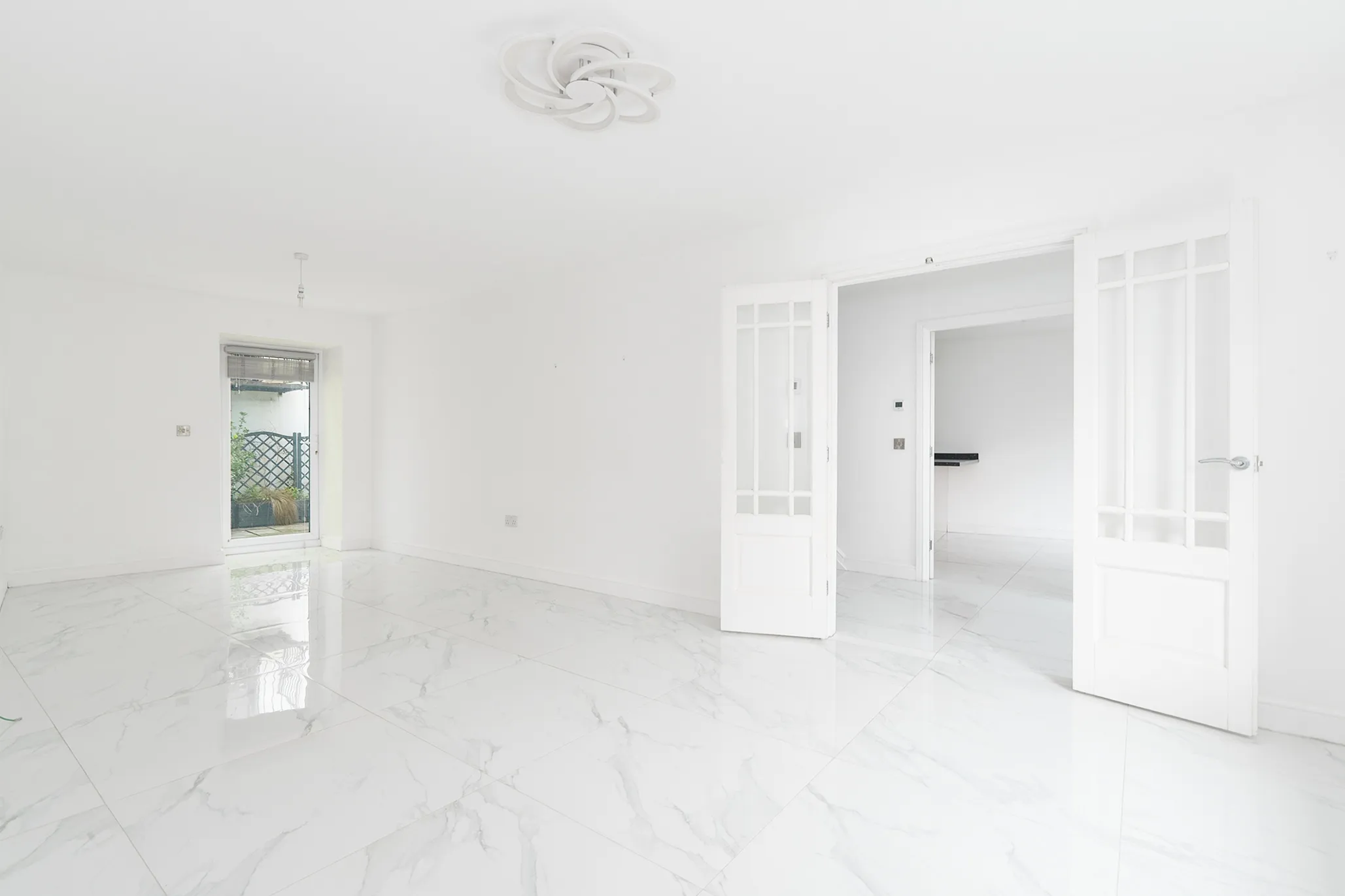 10A, Stanley Place, Douglas. - Photo 3 of 19