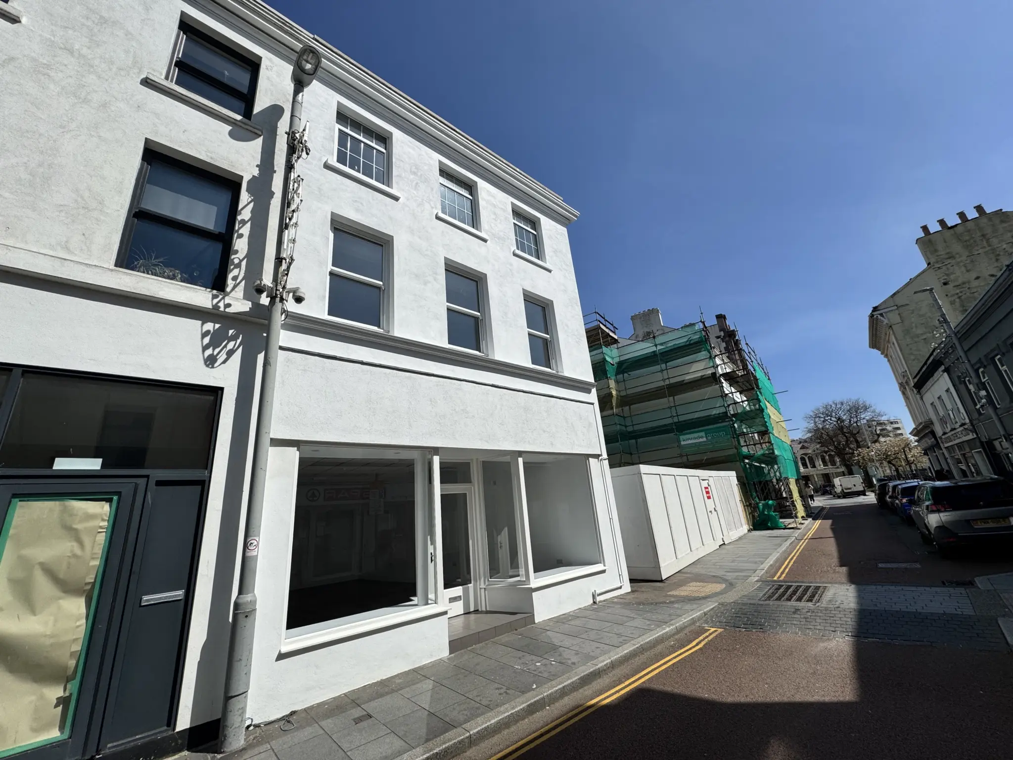 26 & 26a Parliament Street, Ramsey, IM8 1AW. - Photo 2 of 8