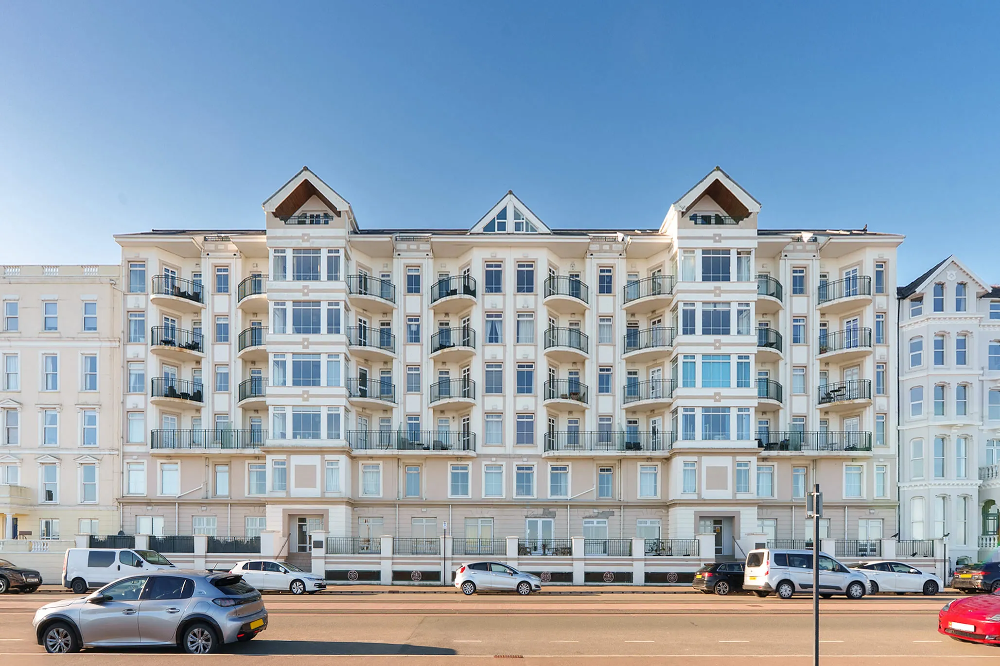 60 Queens Apartments, Palace Terrace, Douglas. - Photo 1 of 13