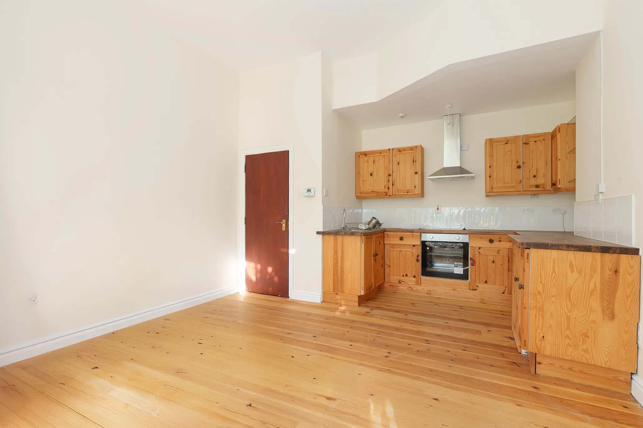 Flat 1, Silverbay, 8 Derby Road, Douglas. - Photo 4 of 11