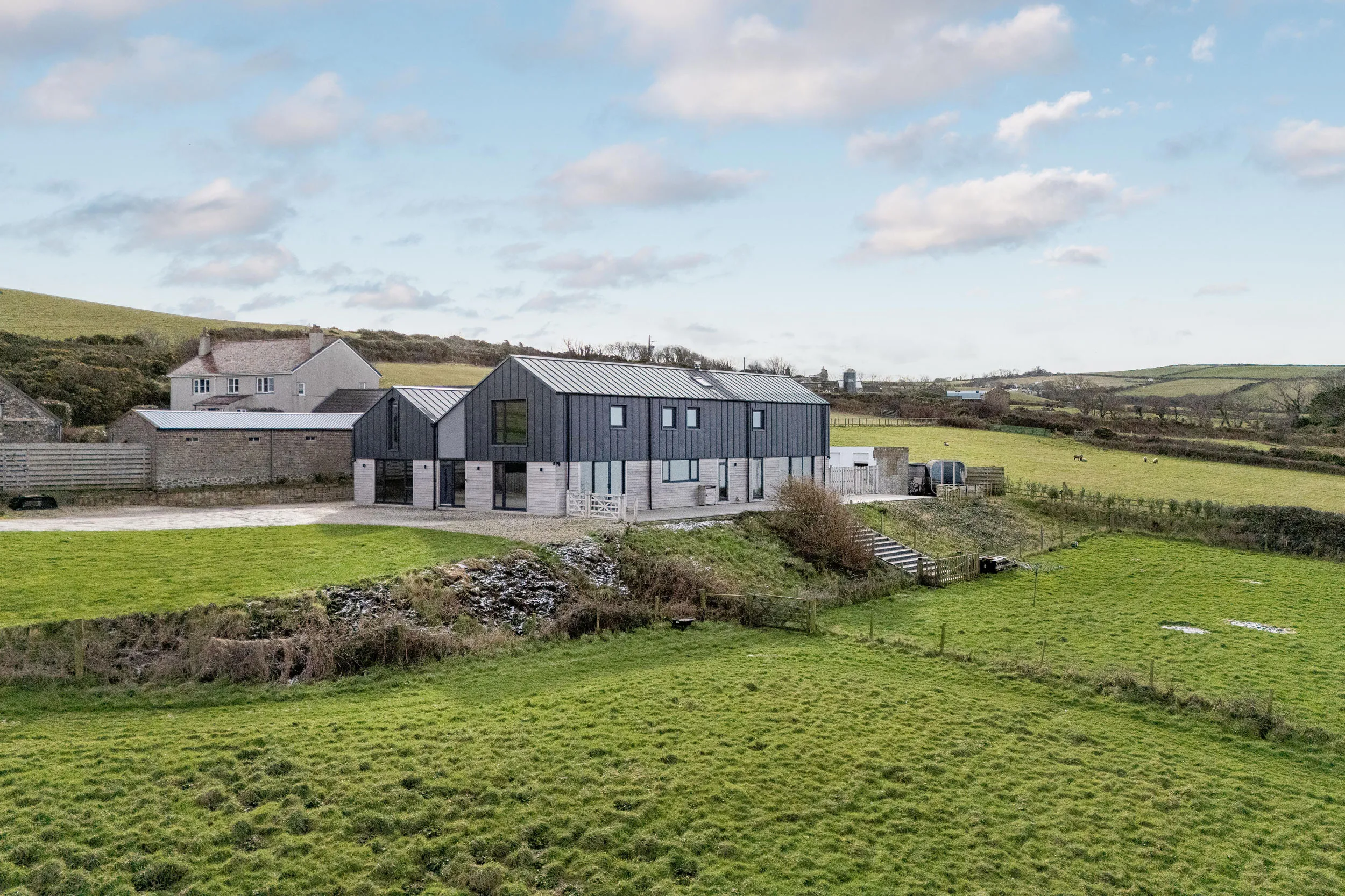 Lowena House, Peel Road, Kirk Michael. - Photo 3 of 48