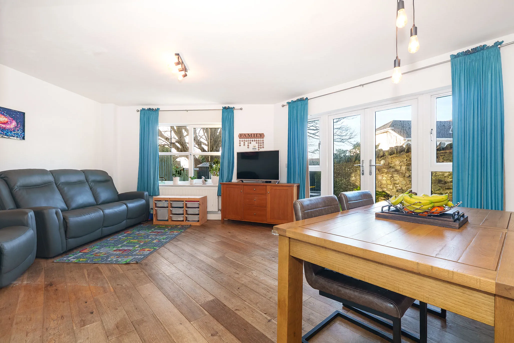 19 Convery Close, Onchan. - Photo 4 of 20