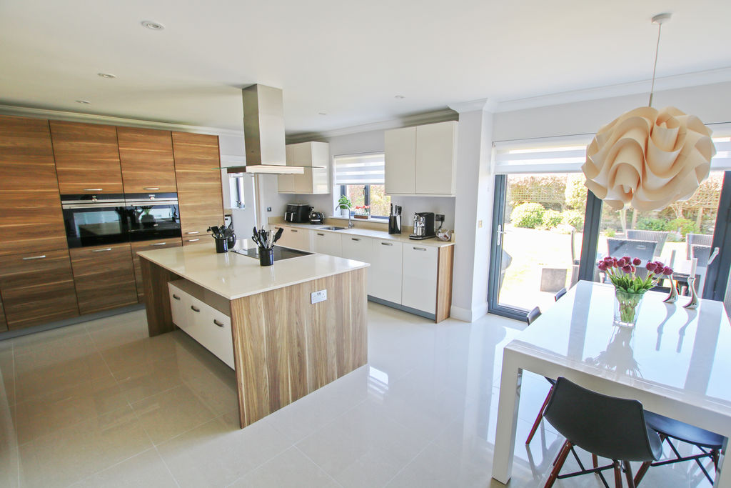 5 Ballakilley Road, Ballakilley, Port Erin IM9 5NN. - Photo 4 of 32