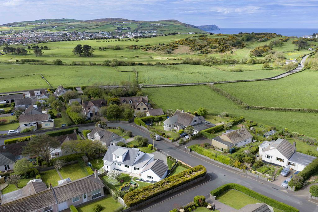 Greenmount, 15 Ballagale Avenue Surby, Port Erin IM9 6QN. - Photo 2 of 30