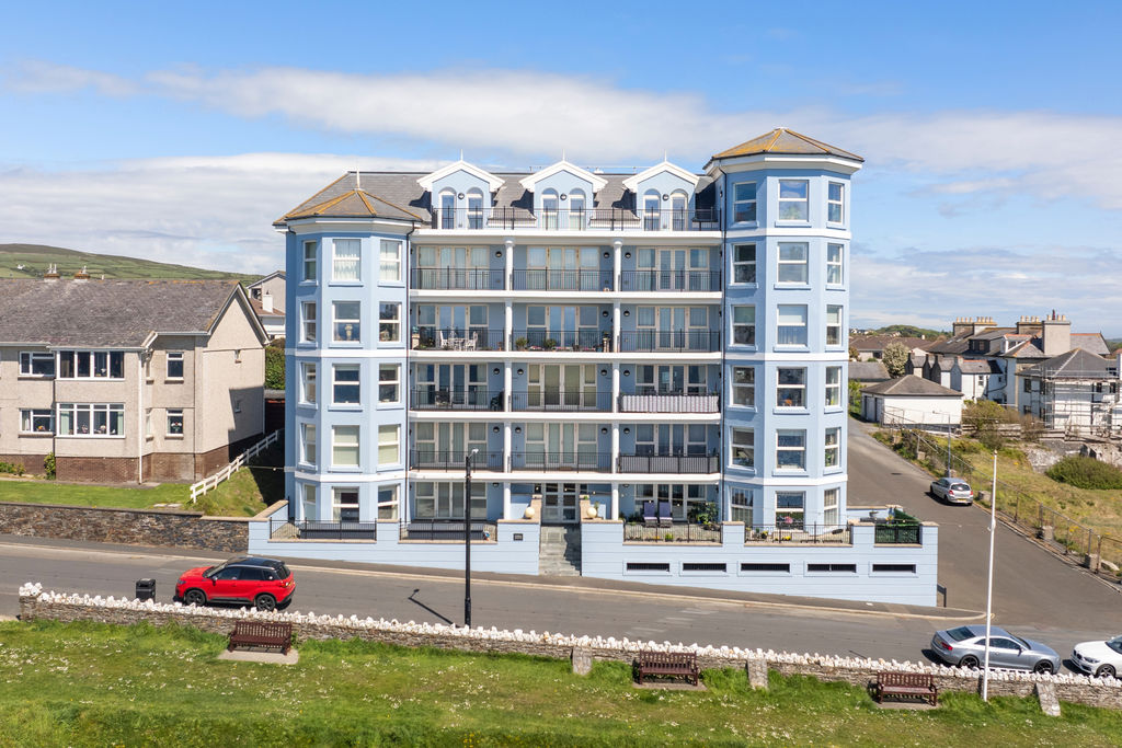 11 Imperial Heights, The Promenade, Port Erin IM9 6LH. - Photo 1 of 33