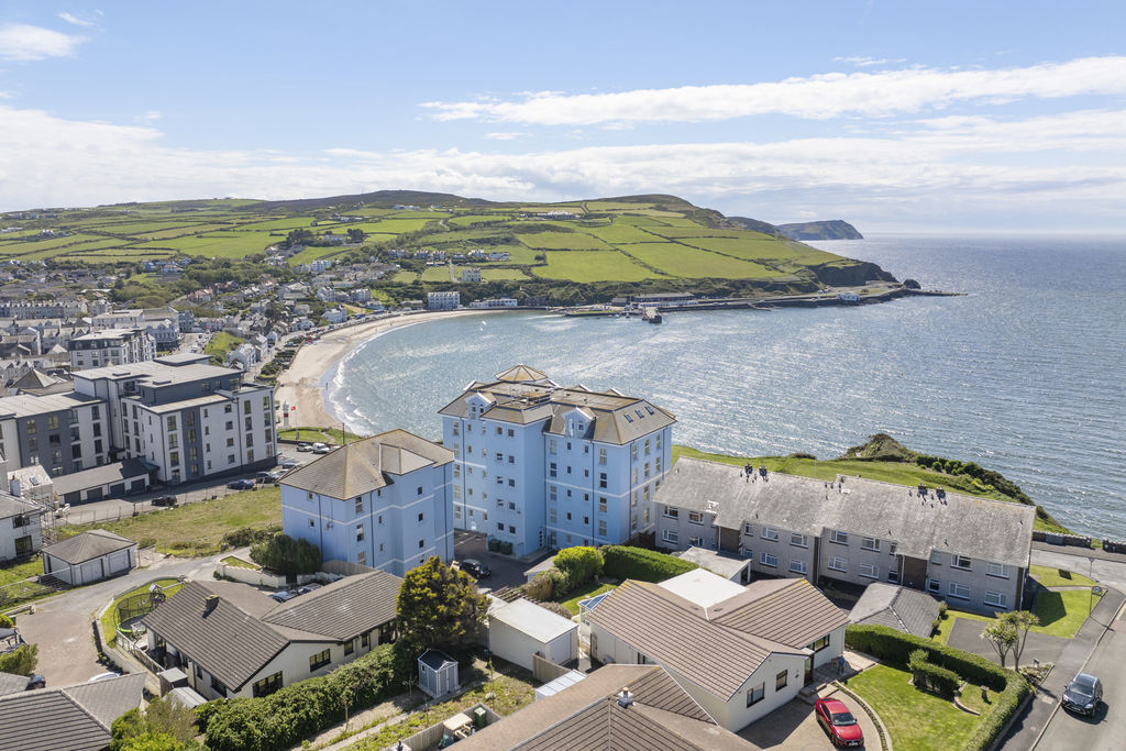 11 Imperial Heights, The Promenade, Port Erin IM9 6LH. - Photo 2 of 33
