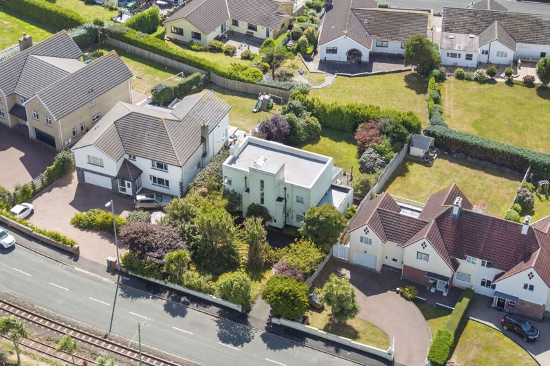 66 King Edward Road, Onchan IM3 2AT. - Photo 1 of 34