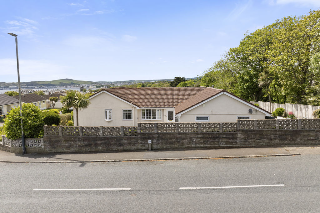 11 The Kirkway, Harbour Road, Onchan IM3 1BH. - Photo 1 of 35