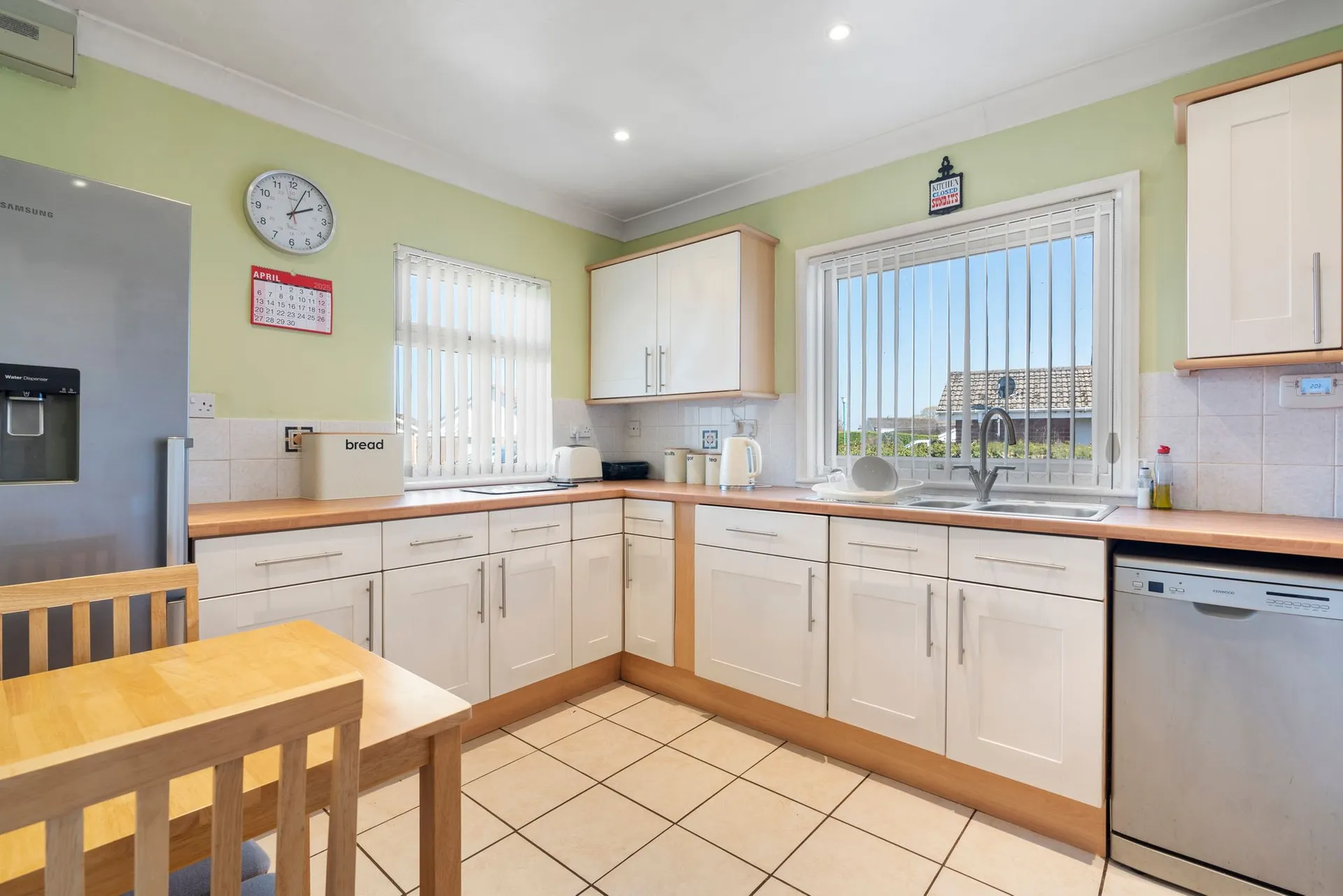2 bed detached bungalow for sale in 14 Lezayre Park Ramsey. - Photo 4 of 14