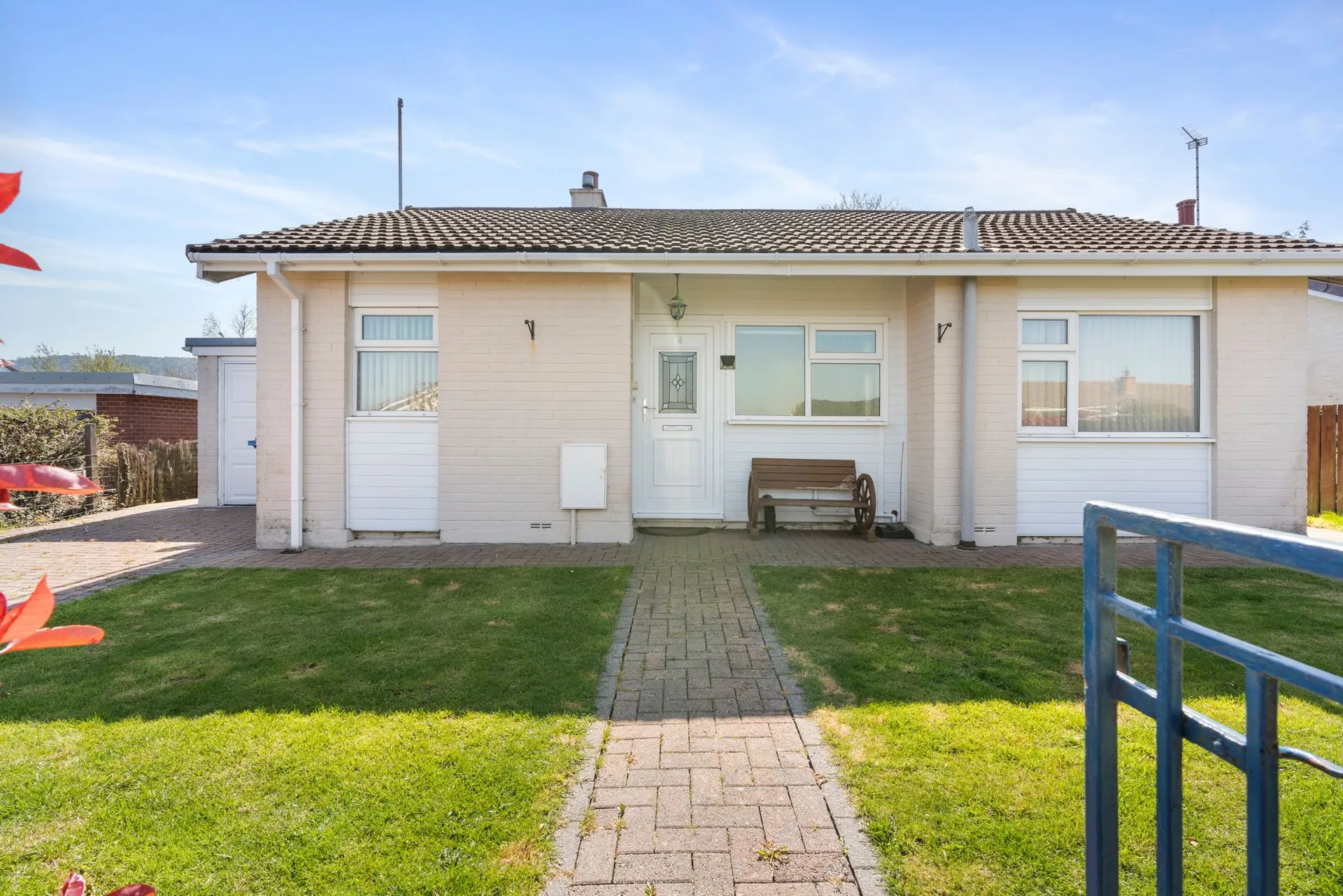 2 bed detached bungalow for sale in 14 Lezayre Park Ramsey. - Photo 5 of 14