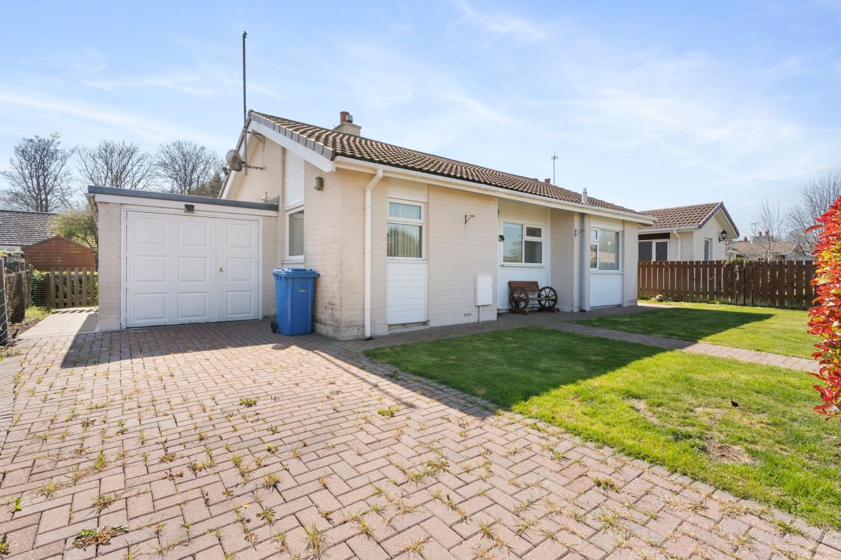 2 bed detached bungalow for sale in 14 Lezayre Park Ramsey.