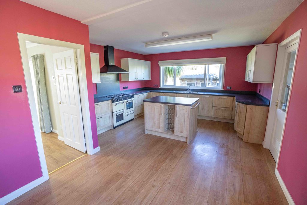 2 Homefield Park, Ballasalla IM9 2EL. - Photo 4 of 36