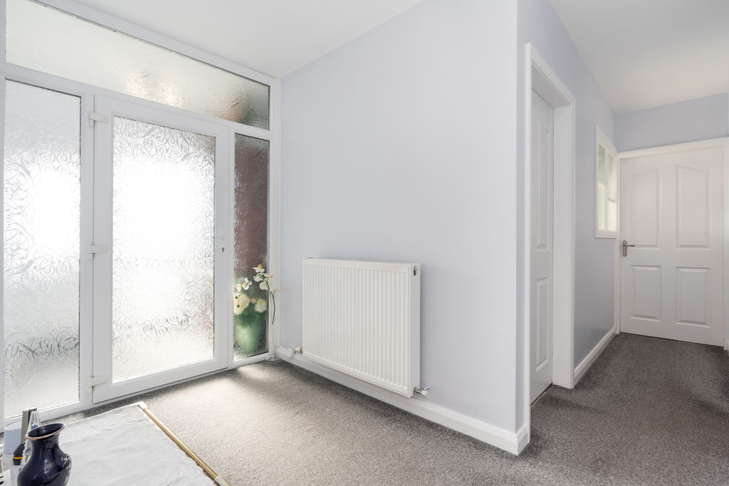 9 Sunnybank Avenue, Onchan IM3 3BW. - Photo 3 of 29