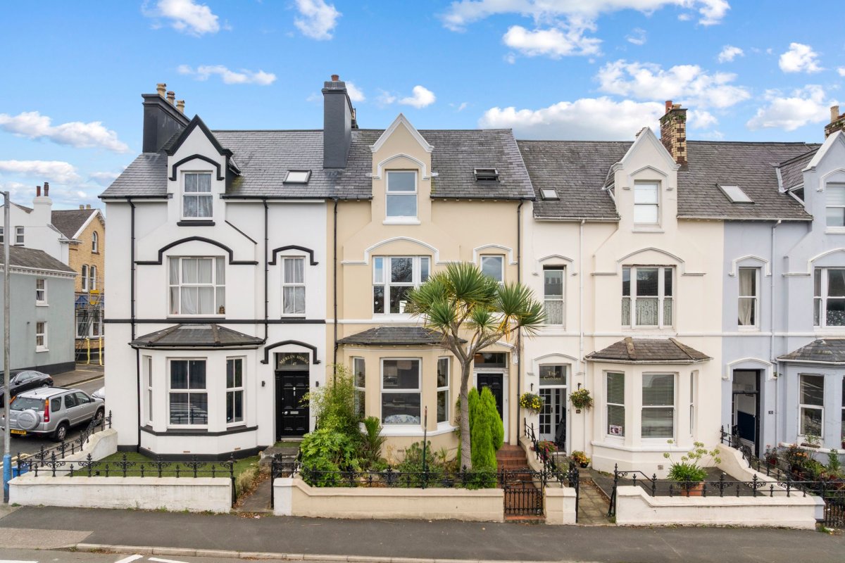 6 bed mid-terraced house for sale in Woodbourne Road, Douglas, IM2.