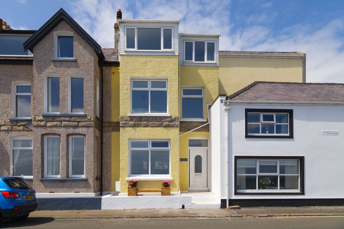 5 bed mid-terraced house for sale in Sea Crest, Beach Road, Port St. Mary, Port St Mary.