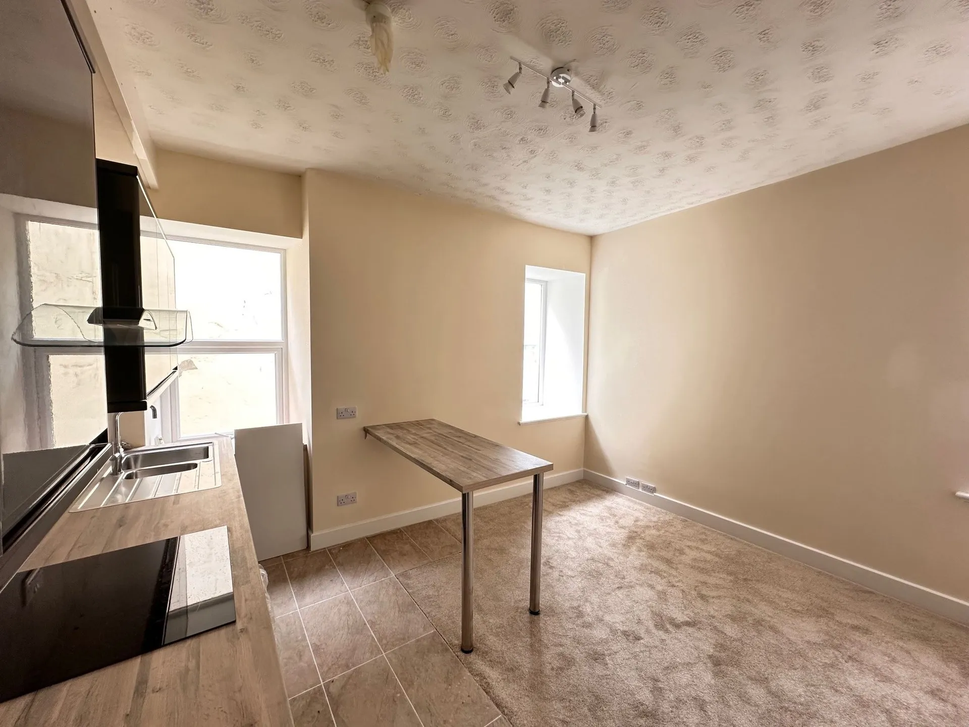1 bed flat for sale in Mooragh Promenade, Ramsey, IM8. - Photo 4 of 10